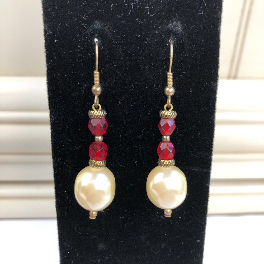Bloomingdale’s Vintage (85) Gold Tone Faux Pearl and Ruby Dangling Drop Earrings